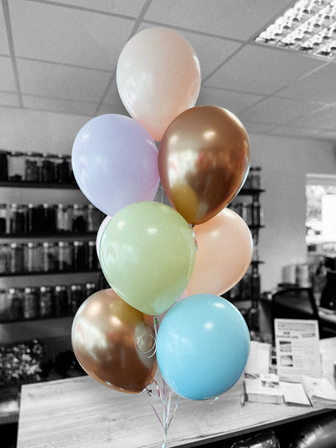 Ballontraube aus 10 Latexballons in Pastellfarben