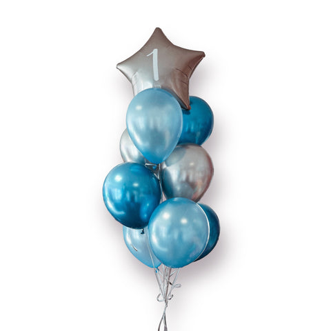 Ballontraube aus personalisiertem Folienstern & Latexballons in pearl blau, chrom silber & chrom blau