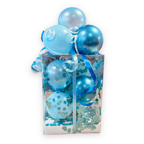 Geschenkbox mit Luftballons in chrom blau, pearl light blue & caribbean blue